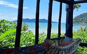 Neeno Hut